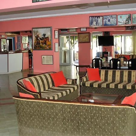 Kasgar Court Hotel 2*