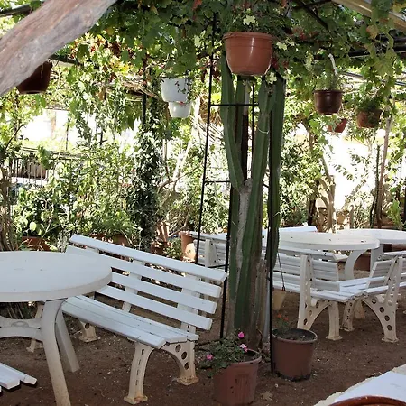 Kasgar Court Hotel
