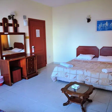 Kasgar Court Hotel Ayia Varvara