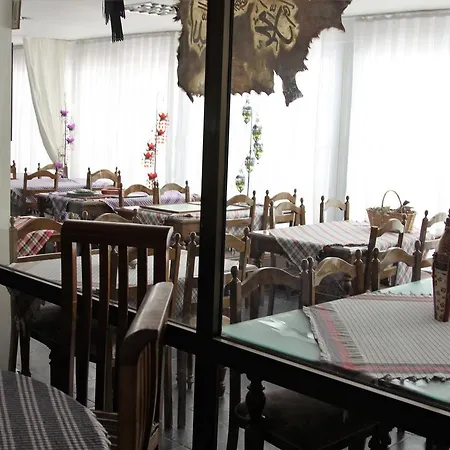 Otel Kasgar Court 2*