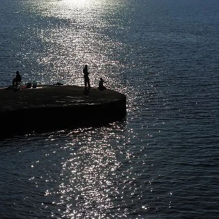 Kasgar Court Szálloda Ayvaryara