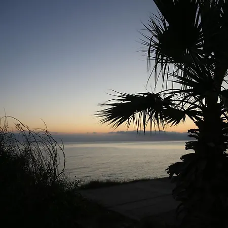 Kasgar Court Szálloda 2*