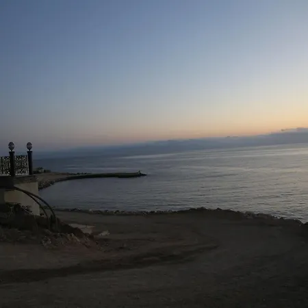 Kasgar Court Hotell 2*