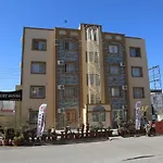 Hotel Kasgar Court Ayvaryara