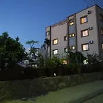 Kasgar Court Hotel