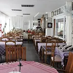 Kasgar Court Hotel