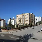 Kasgar Court Hotel 2*