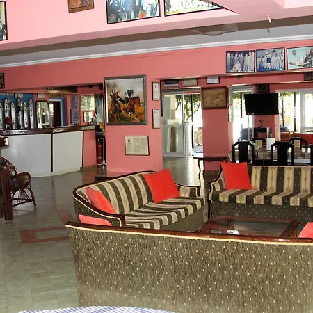 Hotel Kasgar Court