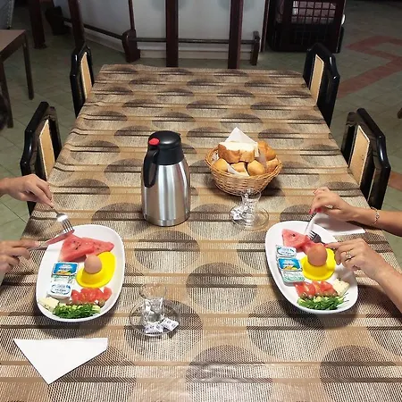 Kasgar Court 2* Ayvaryara