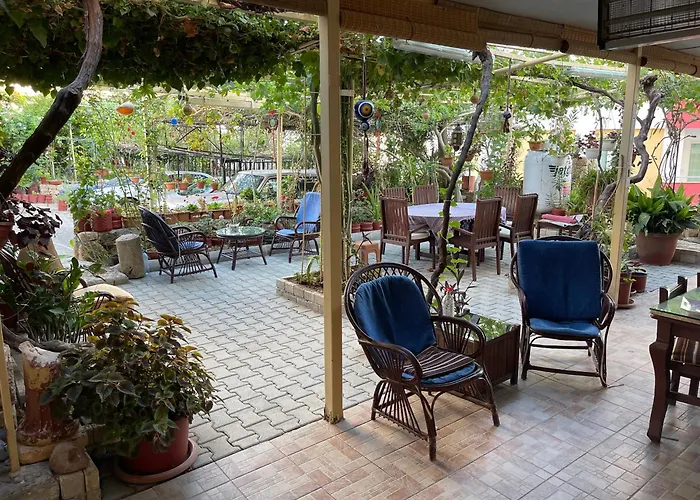 Kasgar Court Ayvaryara