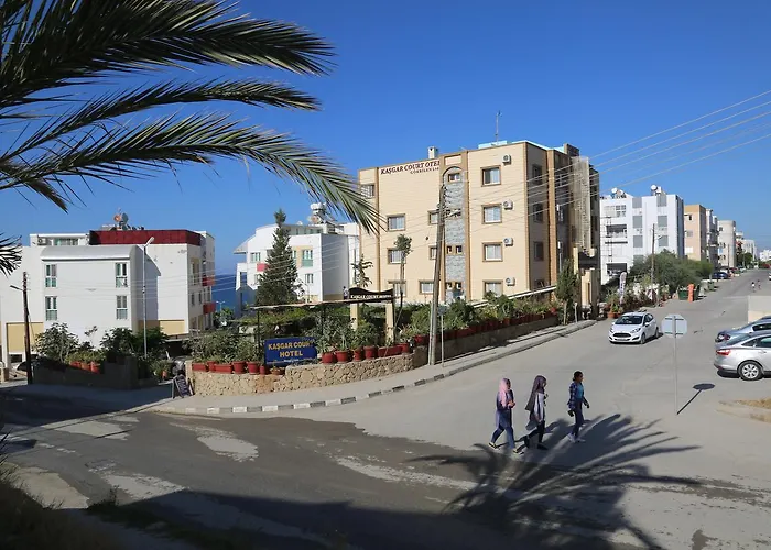 מלון Kasgar Court 2*