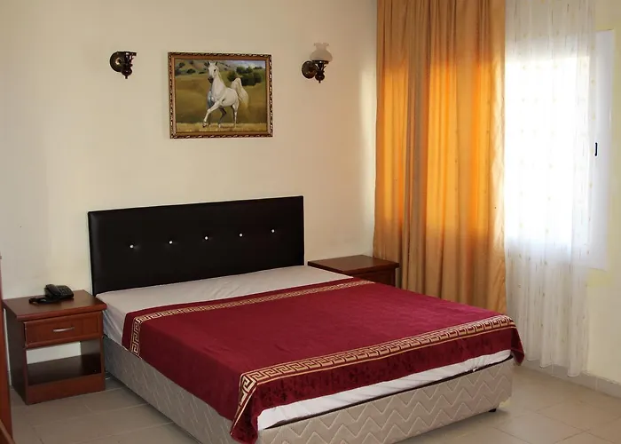 מלון Kasgar Court