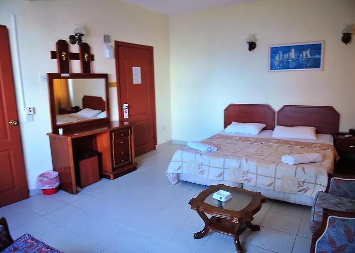 Kasgar Court מלון Ayvaryara