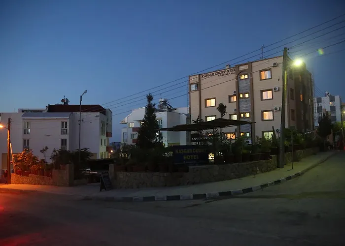 Kasgar Court מלון Ayvaryara