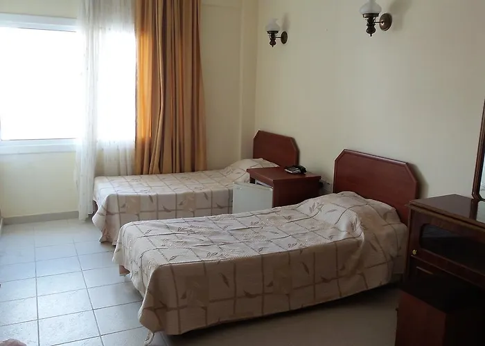 Kasgar Court מלון Ayvaryara