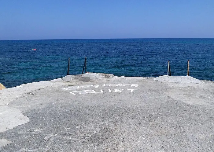 Kasgar Court מלון