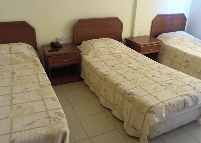 Kasgar Court מלון